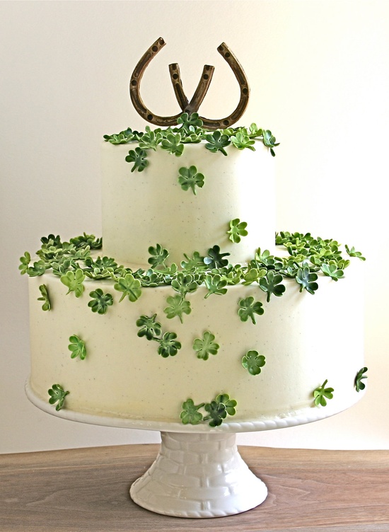 irish wedding cake four leaf clove